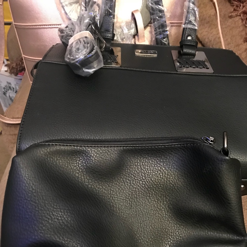 Hand bag